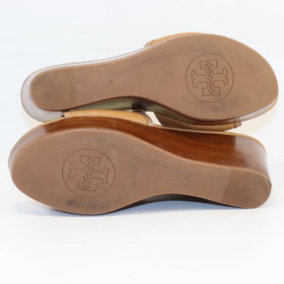 Tory Burch Tan Leather Wedge Sandals Gold Logo Medallion Women’s 10M - Picture 3 of 6